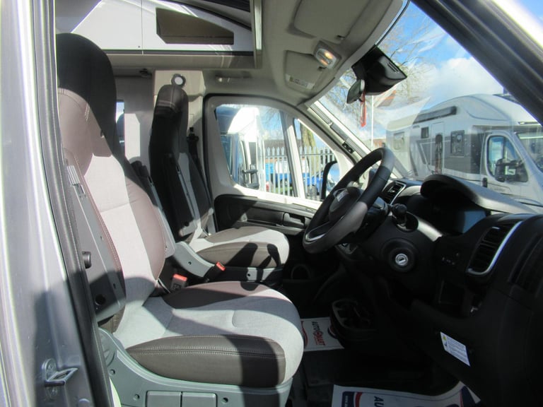 Adria Compact Supreme SL 2.2 Diesel 140BHP Automatic