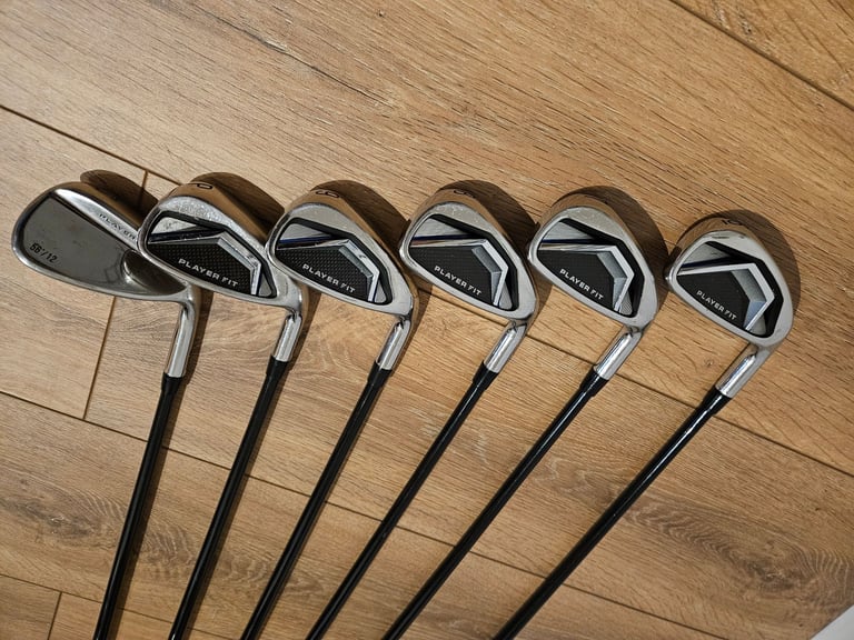 Wilson player-Fit gents premium package set, RH, graphite shafts and cart bag.