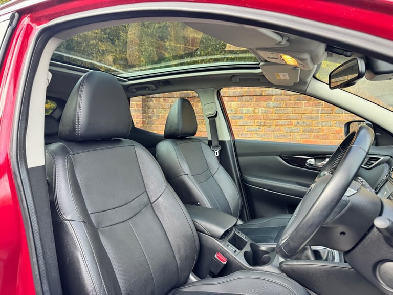 2015 Nissan Qashqai 1.6 DiG-T Tekna [Non-Panoramic] 5dr HATCHBACK Petrol Manual
