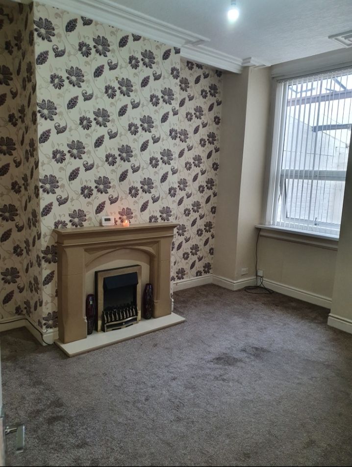 Three bed terraced house to let Deepdale area.