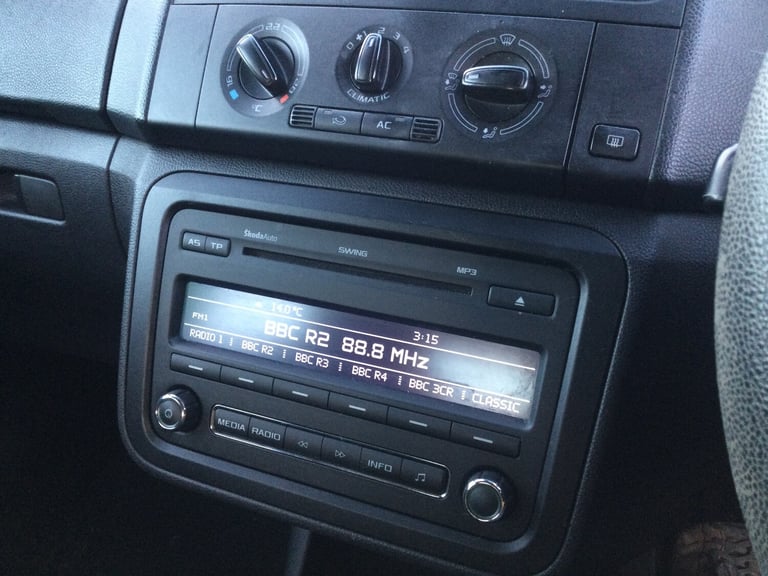 2010 Skoda Fabia 1.2 12V SE 5dr HATCHBACK Petrol Manual - Image 9