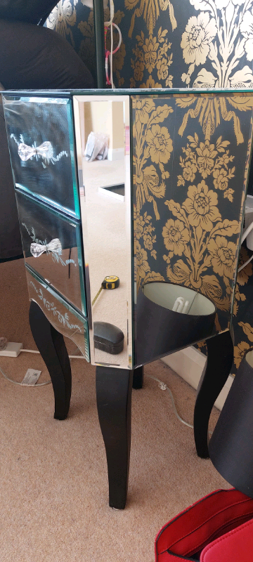 Venetian mirrored bedside tables x 2