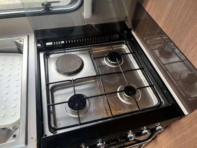 2017 Elddis Affinity 550 Elddis Affinity 550 Caravan with Kampa Awning Unlisted Petrol Automatic