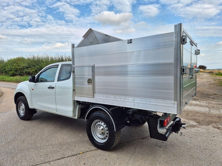 2017 Isuzu D-Max 2.5 TD Extended cab 4x4 Arborist tipper 3,5t towing WE HAVE A CHOICE OF 4X4 PICK...