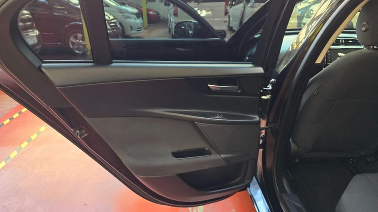  Jaguar XE 2.0 GTDi SE Auto Euro 6 (s/s) 4dr Petrol Automatic