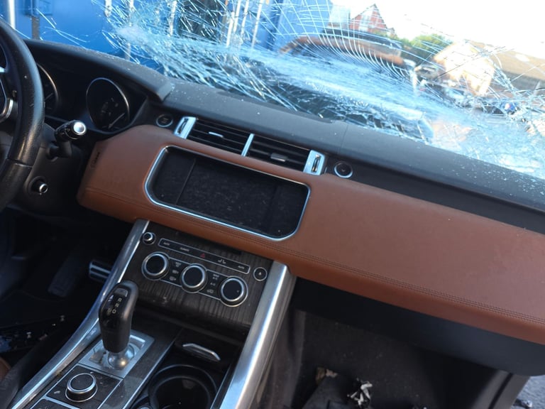 image for Left-hand drive dashboard rangerover 2020