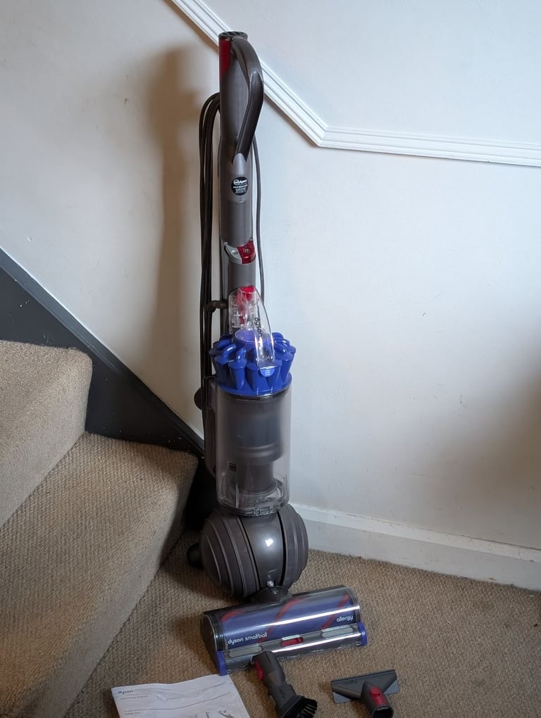 Dyson up22 multifloors vacuum cleaner VGC as new 