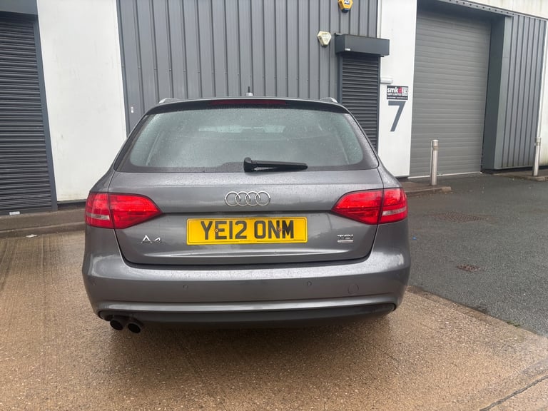 AUDI A4 2.0 TDI TECHNIK AVANT QUATTRO, SAT-NAV HEATED LEATHER FRONT & REAR PARKING SENSORS.