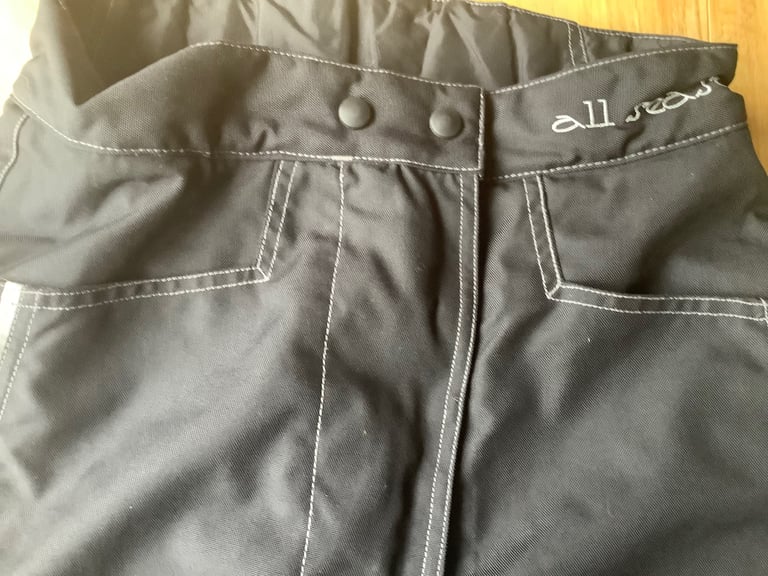 Woman’s size 38 hein gericke all seasons trousers, with detachable knee pads and inner warm linings