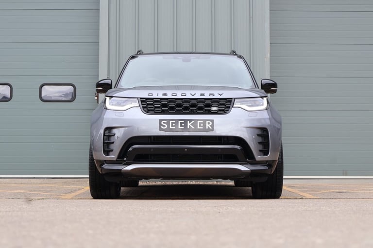 2025 Land Rover Discovery 2025 COMMERCIAL DYNAMIC HSE STYLED BY SEEKER WITH A REAR SEAT CONVERSIO...