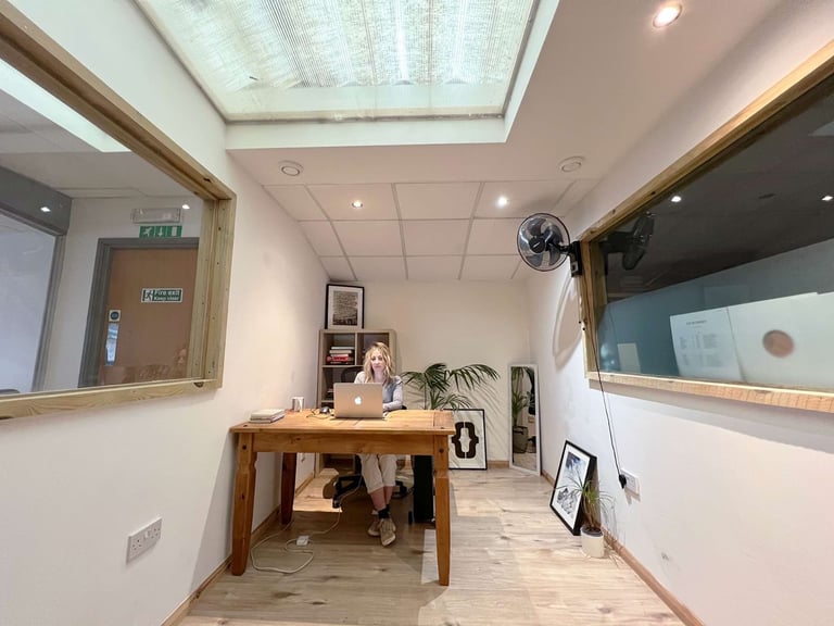 Office | Creative Space | Beauty Room | Workspace | Commercial Unit in Hackney East London E9