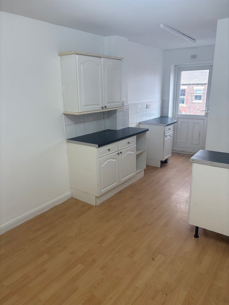 Marshall Wallis Road, South Shields.  2 bed upper flat. Move in for only  £600.