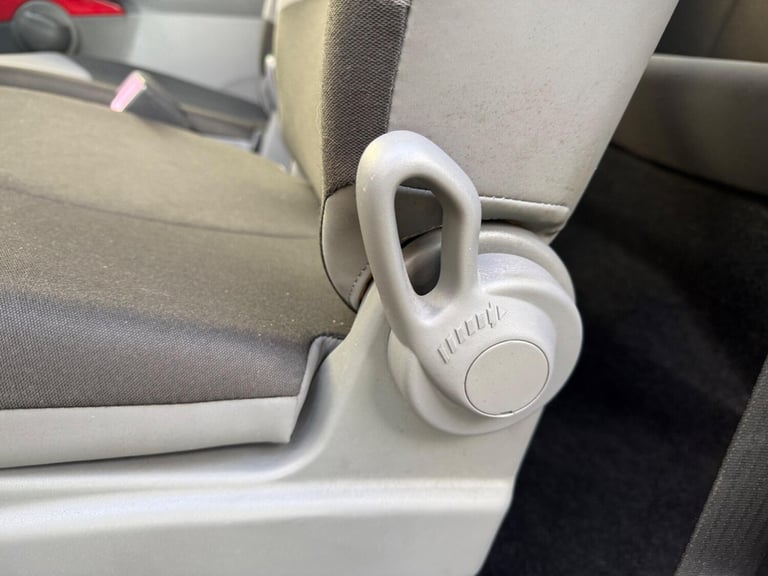 2008 Peugeot 107 1.0 12V Kiss Euro 4 3dr HATCHBACK Petrol Manual - Image 22