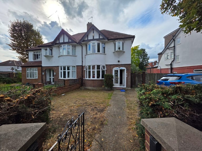 image for NEWLY REFURBISHED 3/4 BED SEMI-DETACHED HOUSE IN WEST EALING W13 0AZ