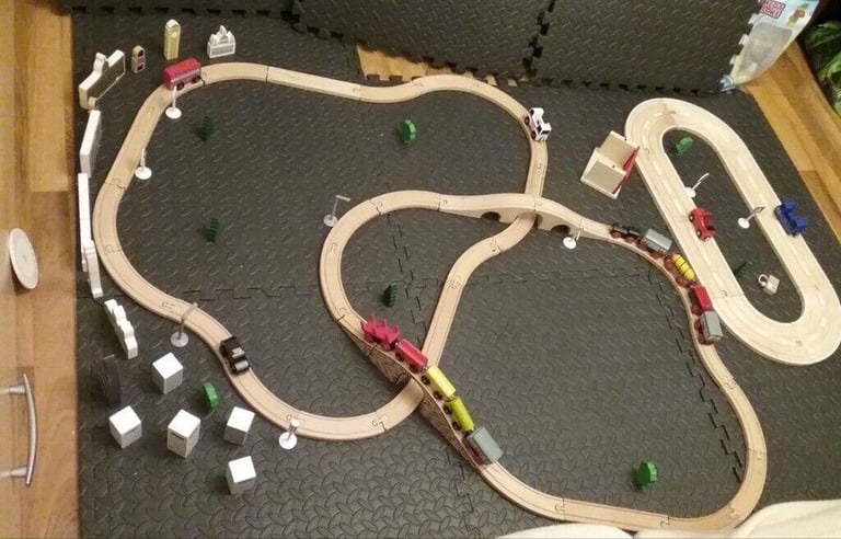 Kids Wooden Train Track Railway and cars Set Activity