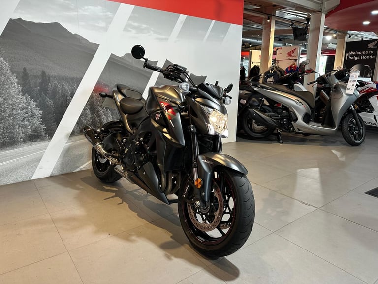 Suzuki GSX-S GSXS 1000 Phantom 2019 with 8017 miles + extra's 