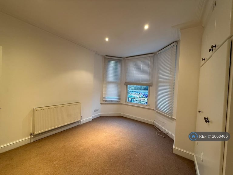 2 bedroom flat in Honey Yard, London, SE22 (2 bed) (#2668486)