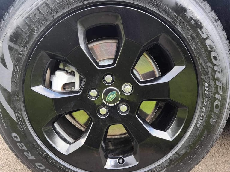 2023 Land Rover Defender 3.0 D300 X-Dynamic HSE 110 5dr Auto Estate Diesel Automatic