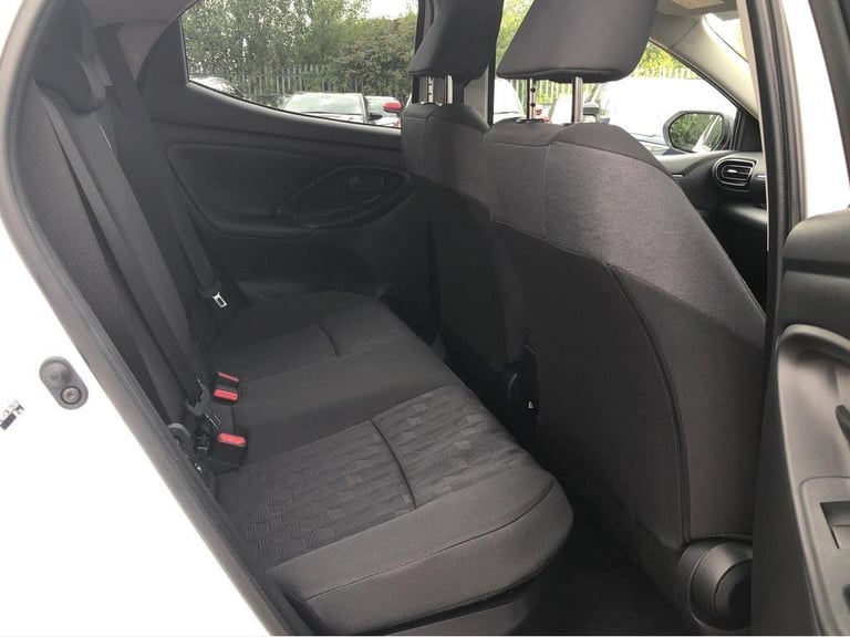 2025 Toyota Yaris 1.5 Hybrid Design 5dr CVT Hatchback Hybrid Automatic