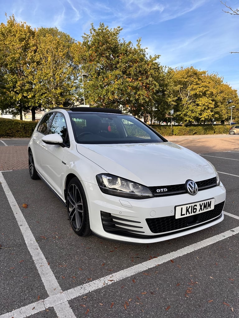 Volkswagen, GOLF, Hatchback, 2016, Semi-Auto, 1968 (cc), 5 doors