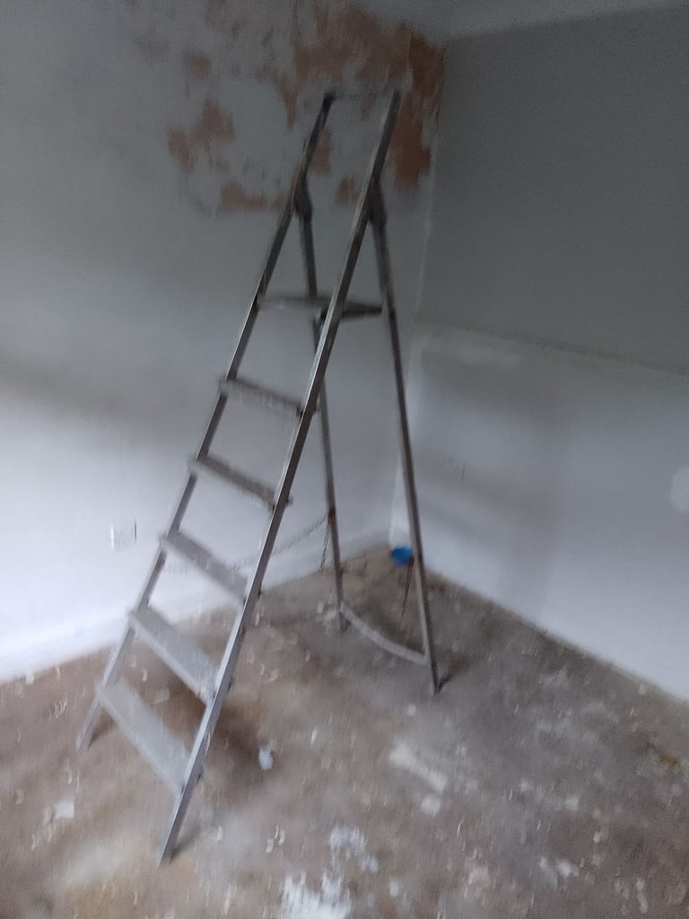 Step ladder 