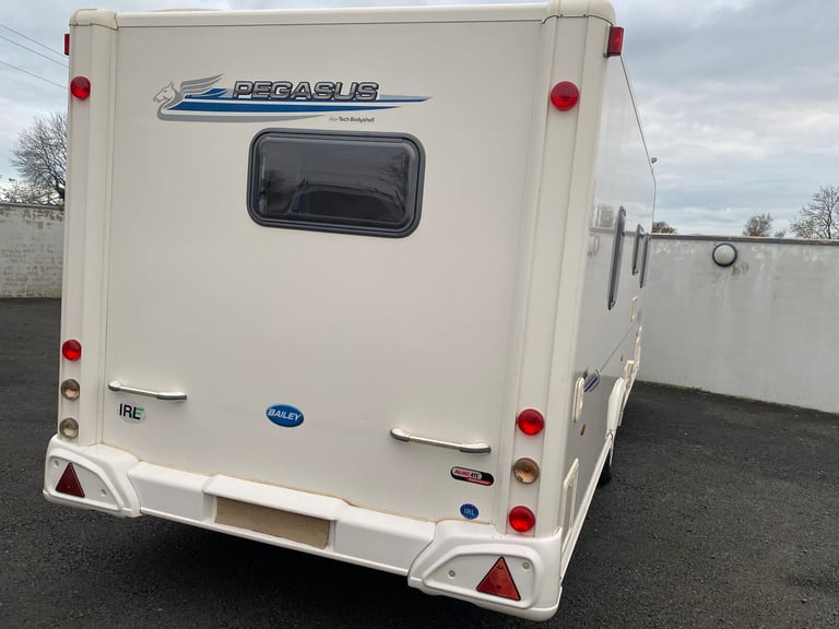 Baileys Pegasus 534 4 berth 2011 fixed bed end bathroom motor mover nice van 