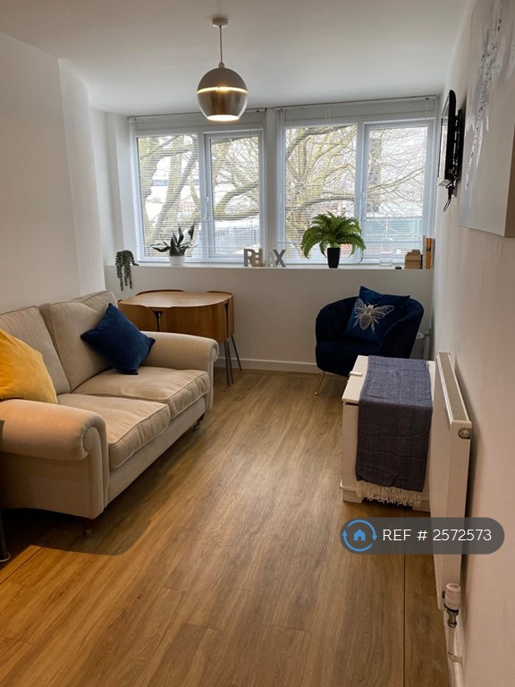 2 bedroom flat in Enterprise House, Portsmouth, PO1 (2 bed) (#2572573)