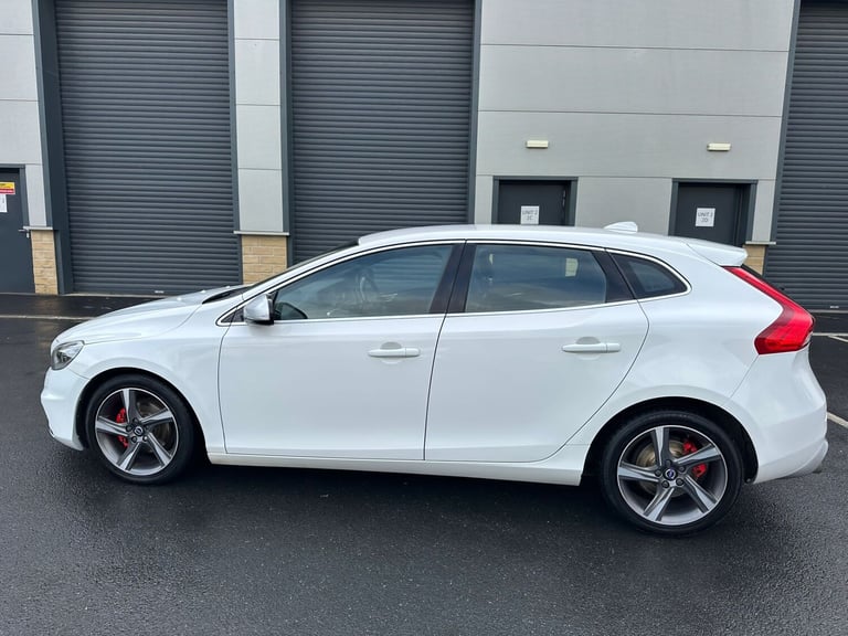 2015 Volvo V40 D2 R DESIGN Lux Nav 5dr HATCHBACK Diesel Manual