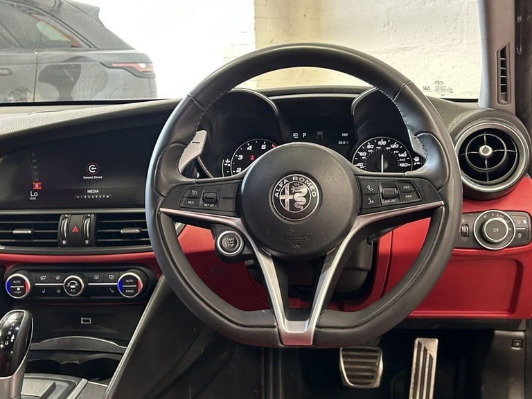 2018 Alfa Romeo Giulia 2.0T Veloce Saloon 4dr Petrol Auto Euro 6 (s/s) (280 ps) Saloon Petrol Aut...