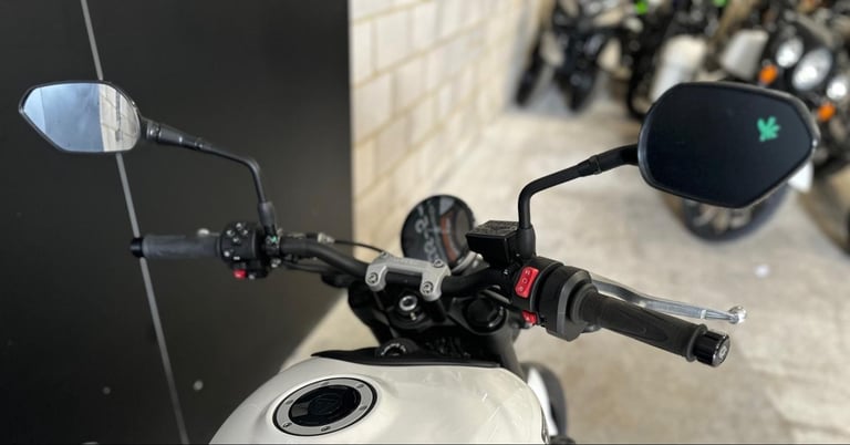 STUNNING ONE OWNER 2022/72 TRIUMPH TRIDENT 660 MOTORCYCLE 