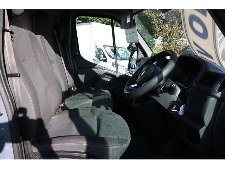 2020 RENAULT MASTER XLWB *NO VAT* STUNNING CONDITION LOW MILES YEAR MOT sprinter