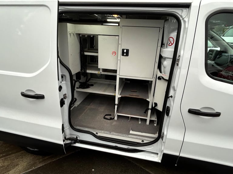 VAUXHALL VIVARO 1.6 CDTi 2900 L1H1 SWB LOW ROOF RACKING White Manual Diesel 2016