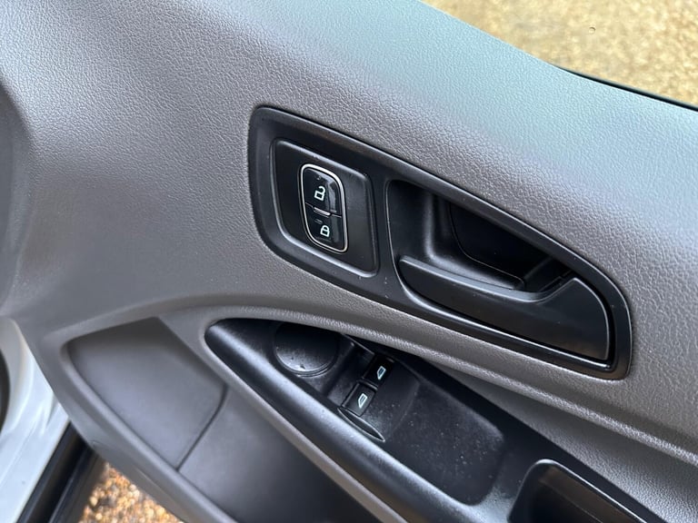 2021 Ford Transit Connect 1.5 230 EcoBlue Leader Crew Van L2 Euro 6 (s/s) 6dr PANEL VAN Diesel Ma...