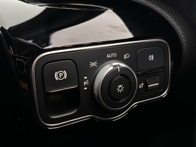 2019 Mercedes-Benz A-Class A200 AMG Line 5dr HATCHBACK PETROL Manual