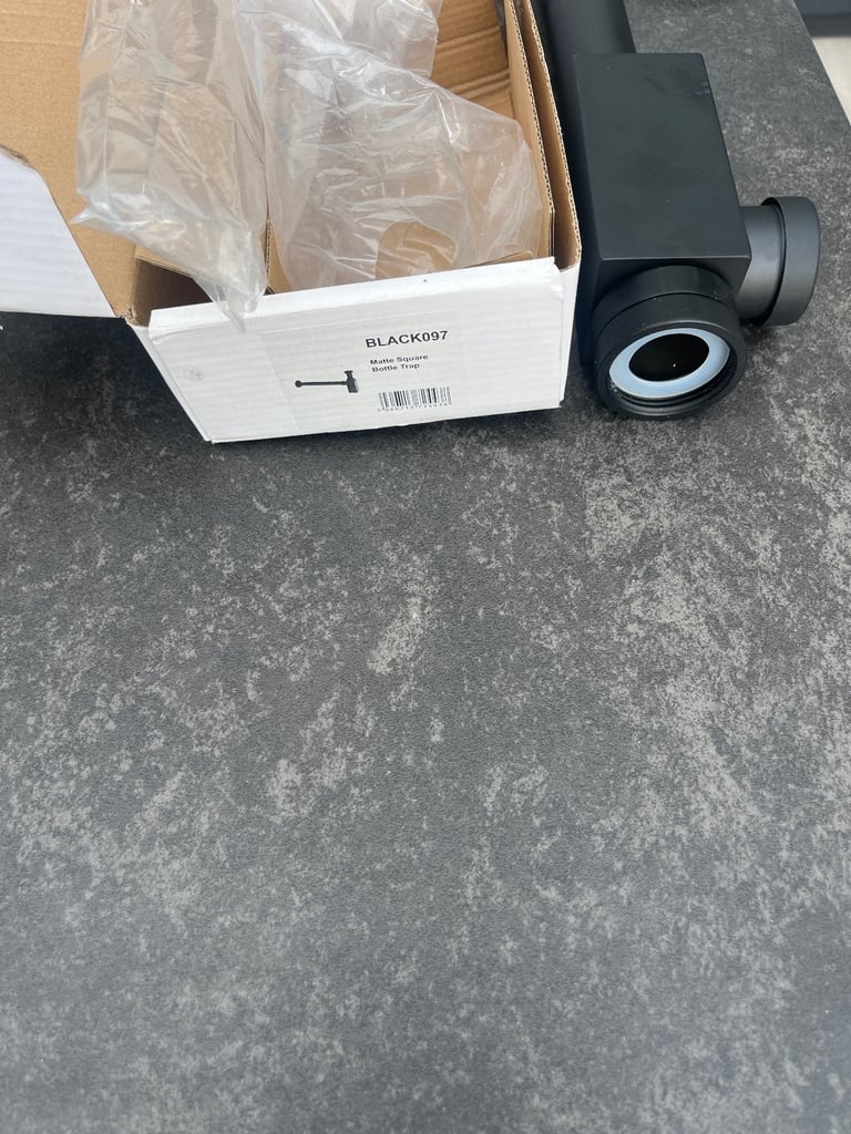 Scudo black bottle trap