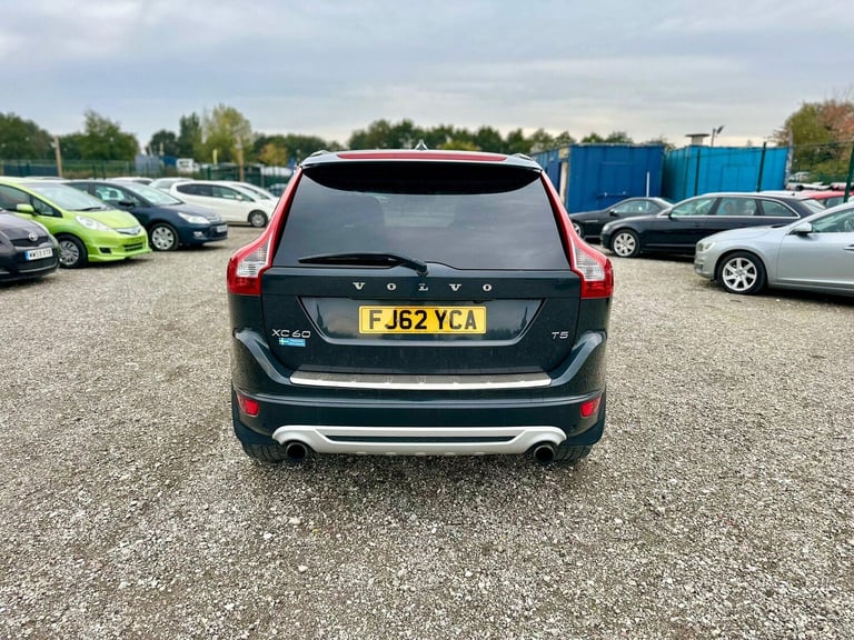 2025 Volvo XC60 2.0 T5 R-Design Premium SUV 5dr Petrol Powershift Euro 5 (240 ps) PETROL Automatic