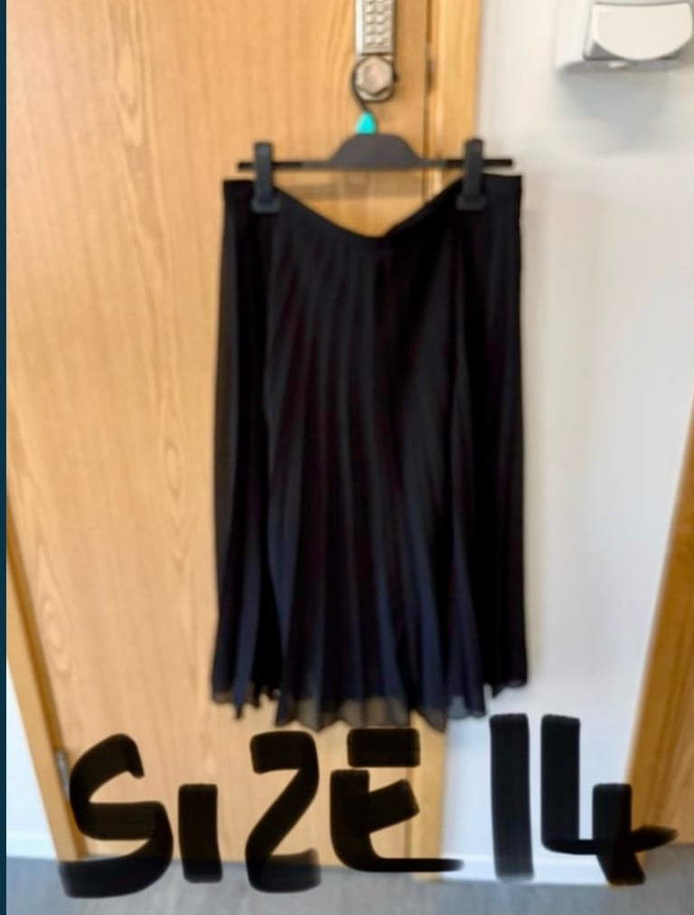 image for Women’s Clothing Size 14
