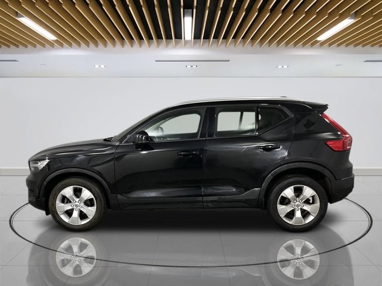 2020 Volvo XC40 2.0 D3 MOMENTUM 5d 148 BHP Estate Diesel Automatic