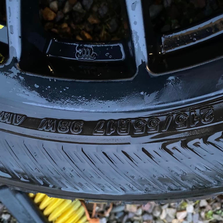 Set of 4 alloy wheels and winter tyres 