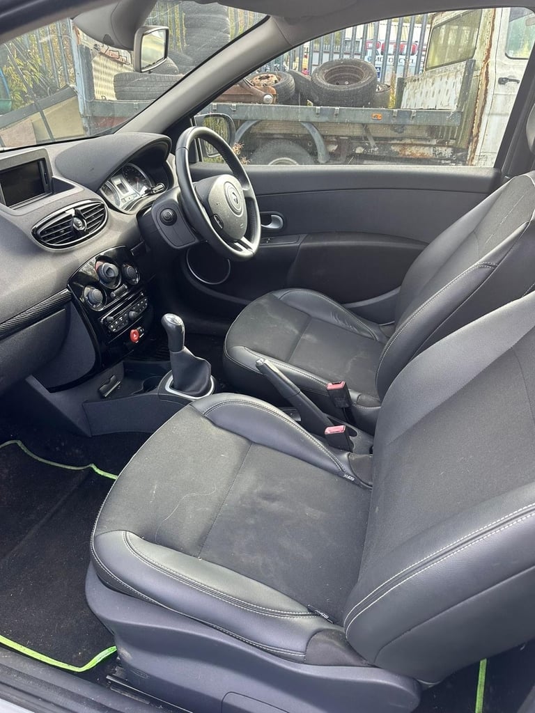 2012 Renault Clio dynamics tom tom
