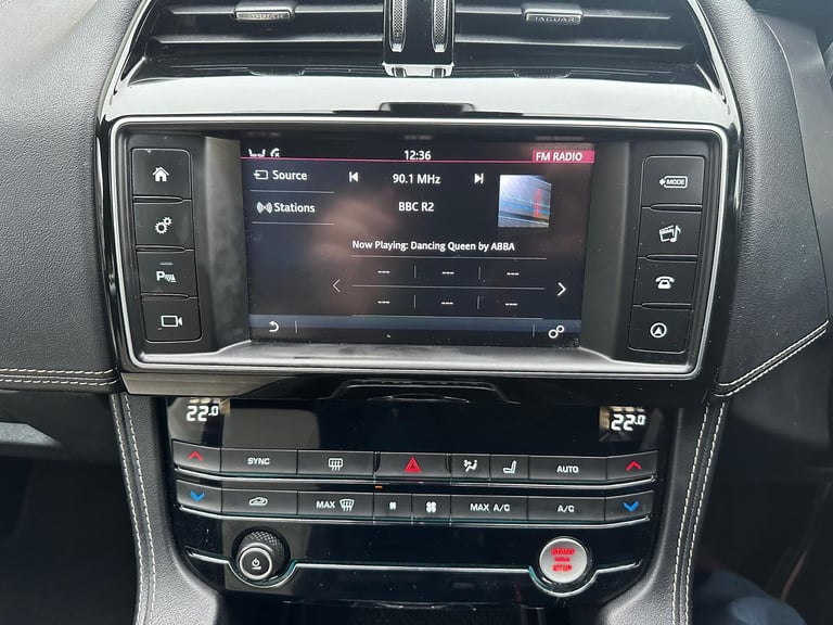 2017 Jaguar F-PACE 2.0 D 180BHP *** HUGE SPEC  AWD R - SPORT EDITION *** AUTO