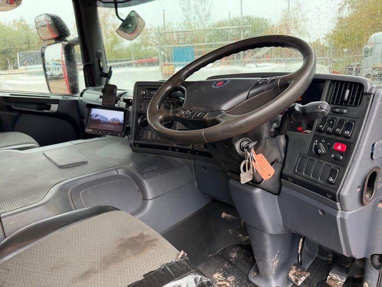 Scania P-SRS C-CLASS P320 2015 6x4 flat bed double drive 10 tyre 30ft flat bed