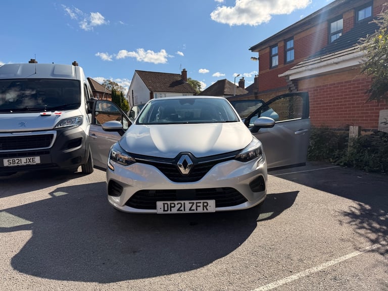 2021 Renault Clio 1.0 TCe 90 Iconic 5dr HATCHBACK Petrol Manual