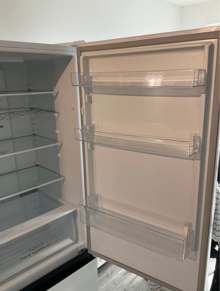 Fridge freezer 