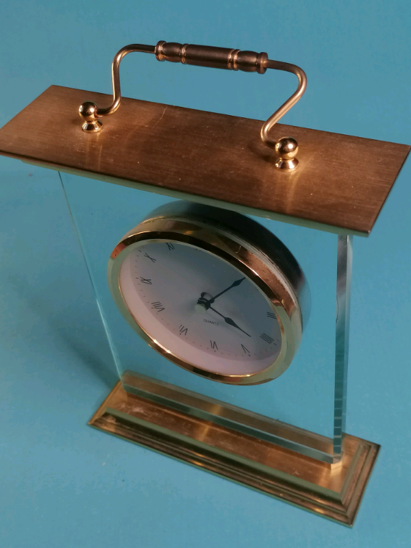 Very nice, 9inch desk clock (working perfect). 