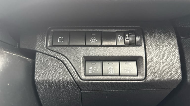 2024 Peugeot 3008 1.6 13.2kWh Allure Premium + SUV 5dr Petrol Plug-in Hybrid e-EAT Euro 6 (s/ SUV...