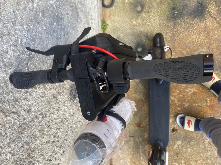 Electric scooter 