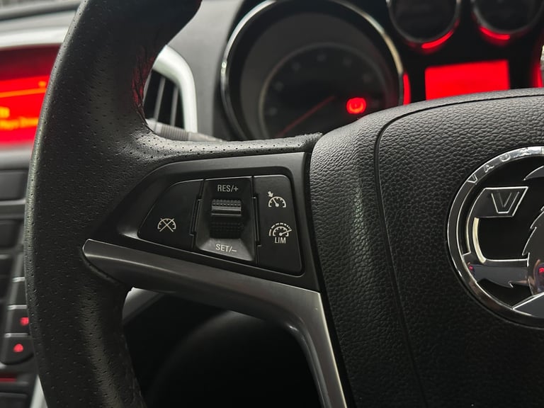 2014 Vauxhall Astra 1.6 16v SRi Auto Euro 5 5dr Petrol