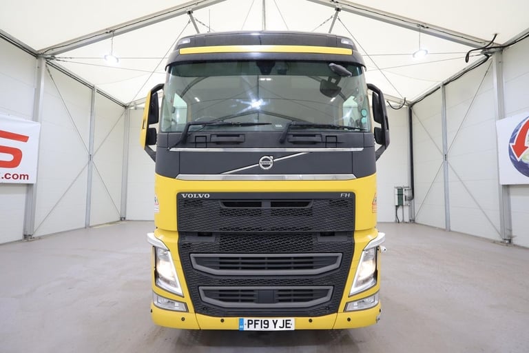 2019 (19 PLATE) Volvo FH460 6x2 Euro 6 Tractor Units