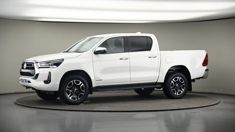 2024 Toyota Hilux 2.8 D-4D Invincible Pickup Double Cab 4dr Diesel Auto 4WD Euro 6 (s/s) (204 Pic...